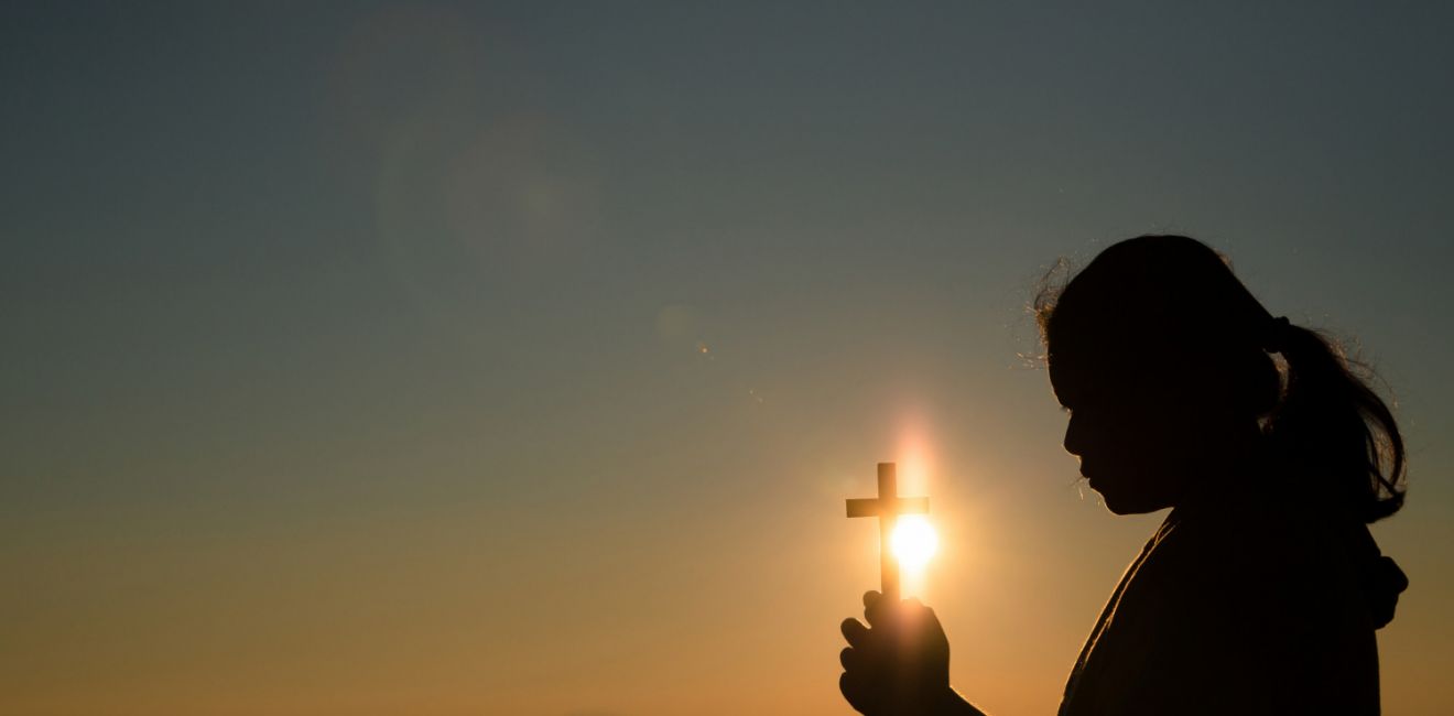 Guiando-se na Luz da Oração: Buscando Direção e Sabedoria nas Escrituras Sagradas