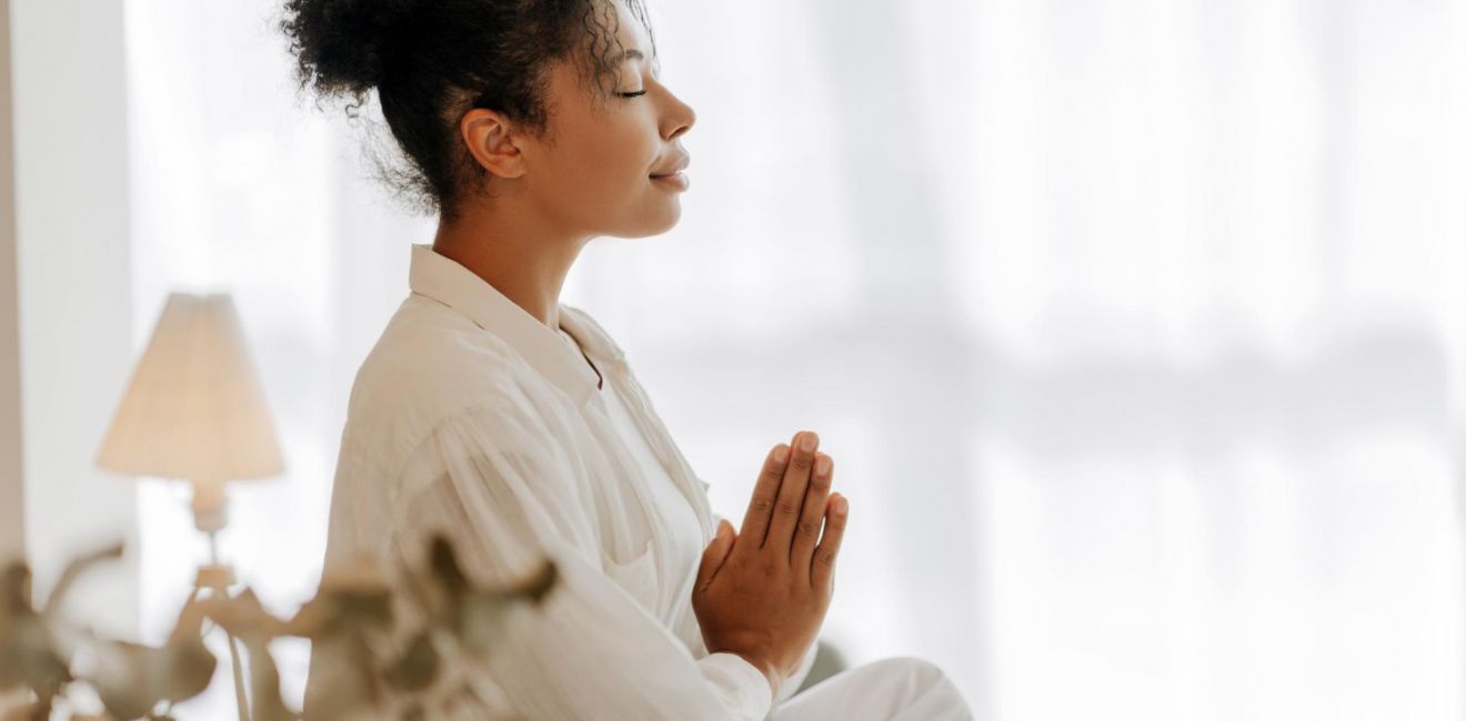 Alcançando a Serenidade Espiritual: Meditações Diárias para uma Vida Cristã Plena