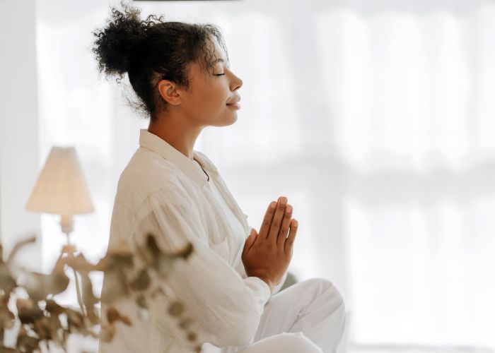 Alcançando a Serenidade Espiritual: Meditações Diárias para uma Vida Cristã Plena